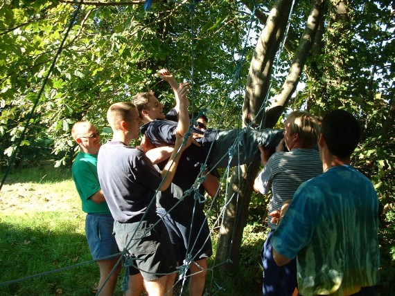 Team Building on the spiders web.